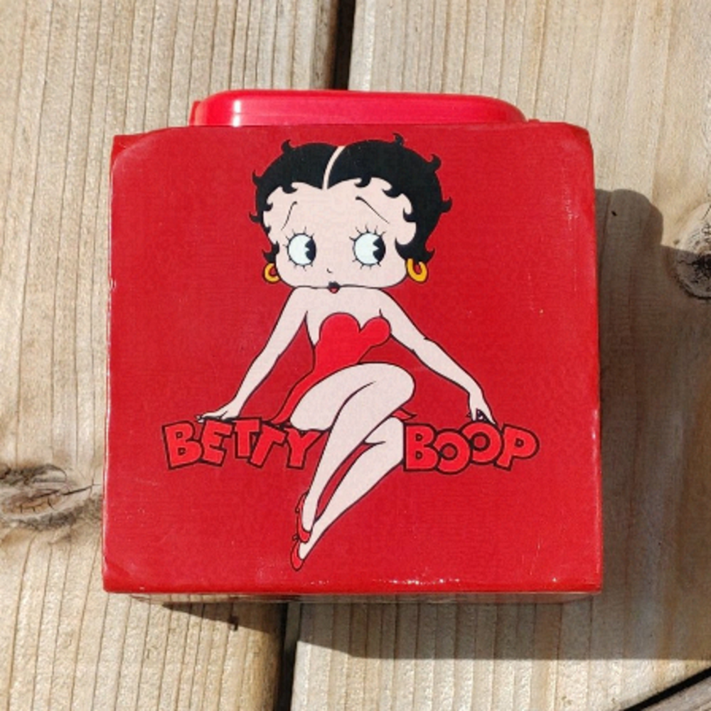 RETRO BETTY BOOP Cardboard Box with Handle